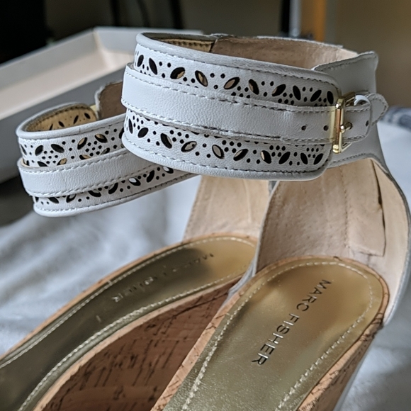 New with box 🌙🦋 Marc Fisher | white heels size 8 - Picture 5 of 7